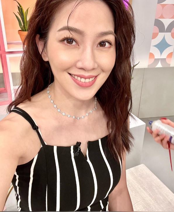  许蓝方 
